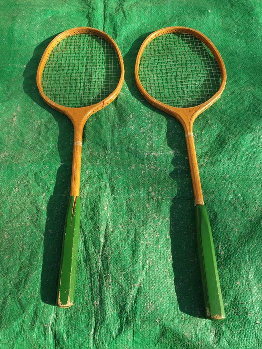 Vand Palete badminton în stare bună (uzate), doua bucatii