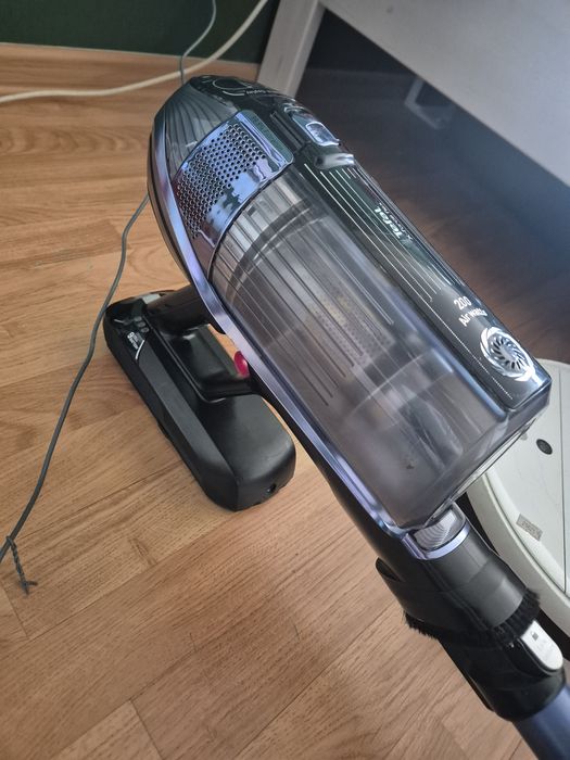 Продам два пылесоса