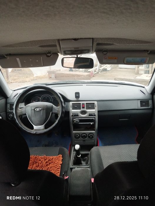 Приора сатылады.