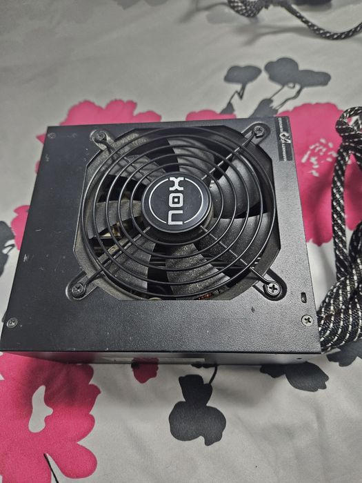 Vând sursa nox 500w.