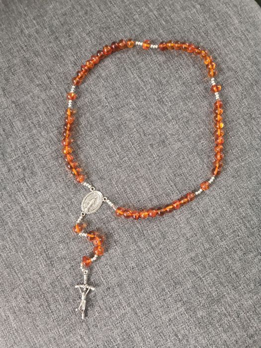 Сребърна  броеница