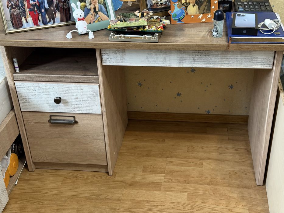 Комплект кровать, матрас, стол, полки, шкаф