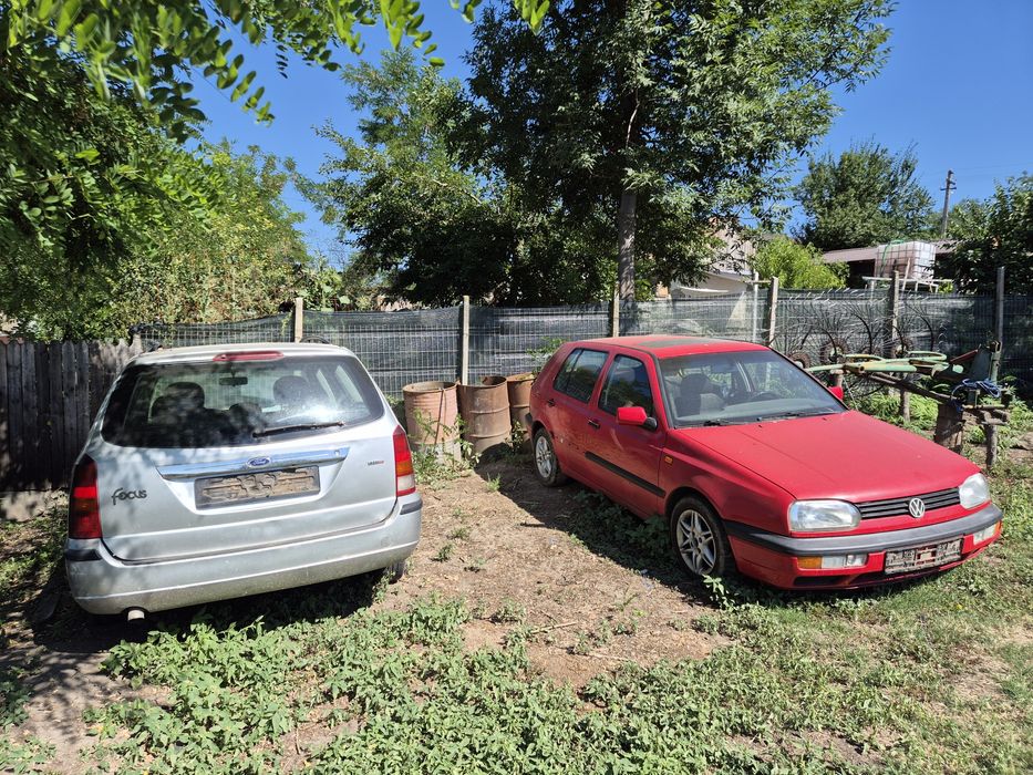 Vând ford focus 1 si golf 3