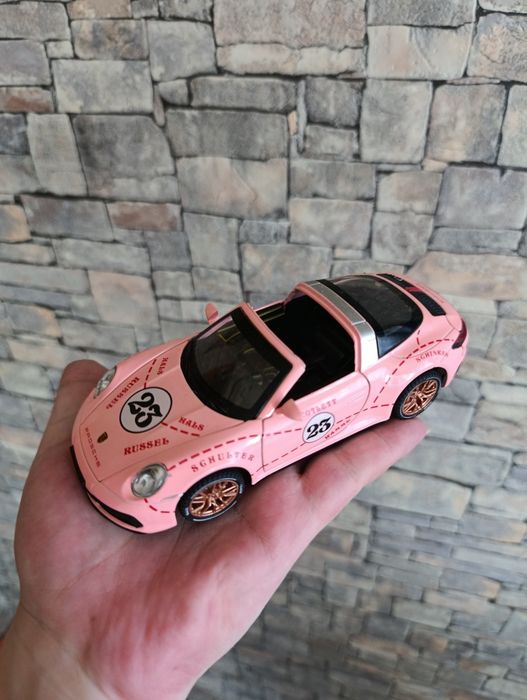 Машинки игрушки в отличном состоянии