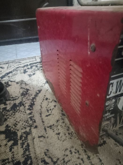 Svarka apparat sotiladi