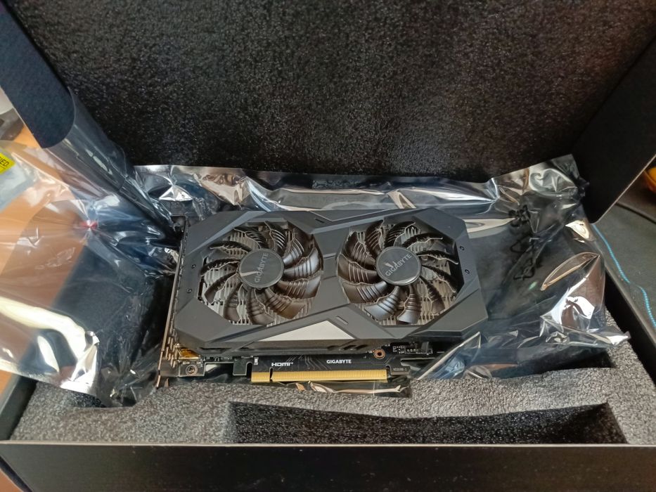 Видеокарта  Gigabyte Geforce RTX 3050 6gb
