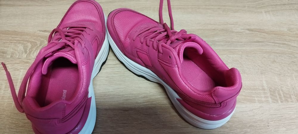 Маратонки Graceland.39 номер.30 лв.