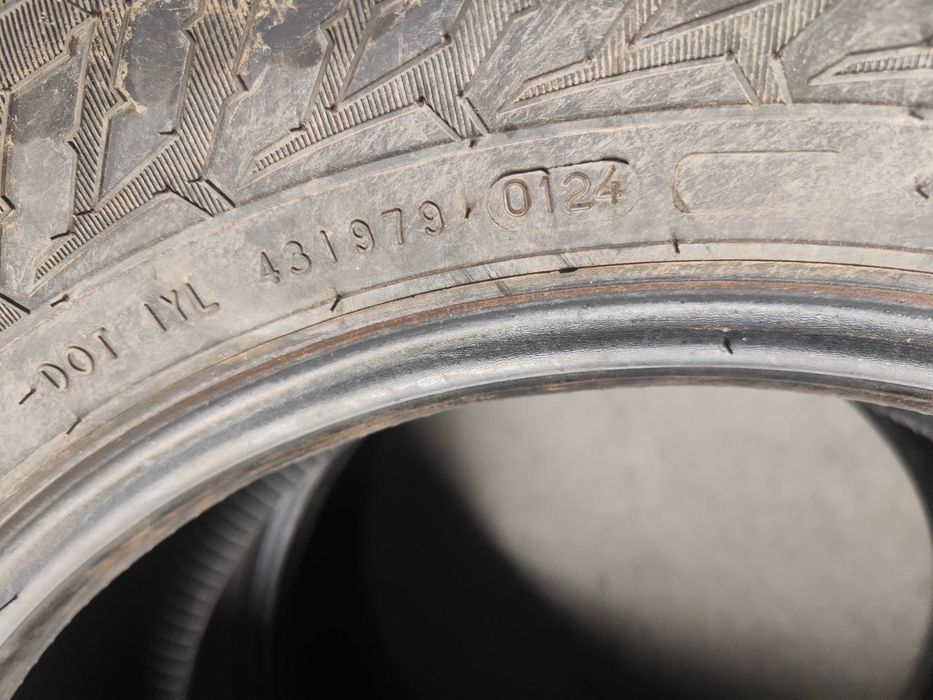 2бр.зимни гуми 205/65/16C Nokian
