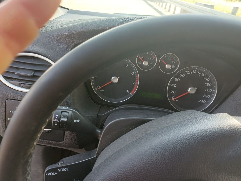 Vând ford focus.