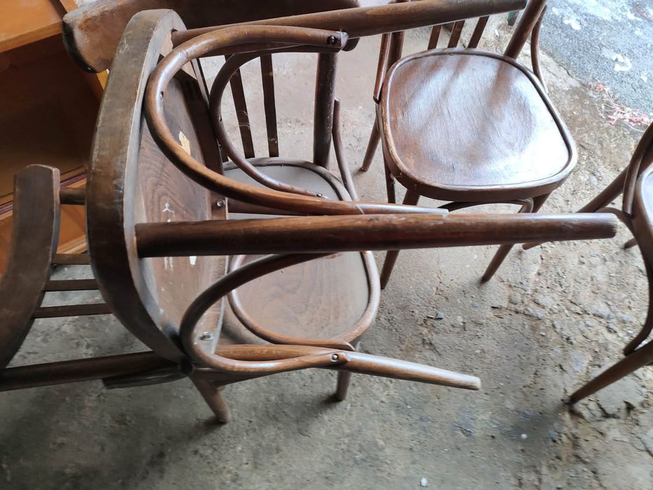 Дървени столове 4бр.