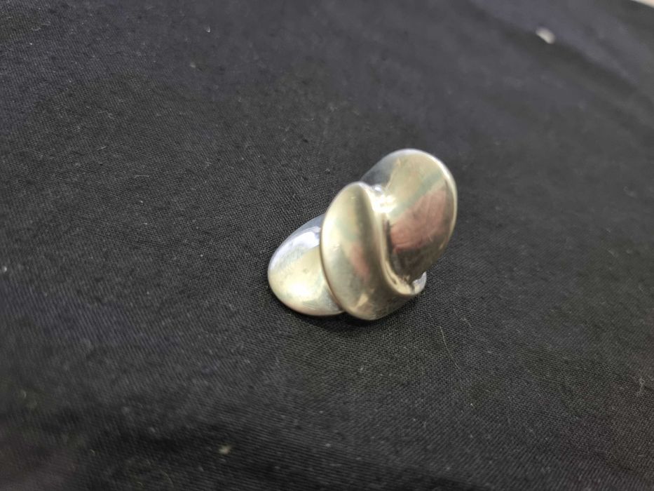 Масивен дамски сребърен пръстен 10.24 гр.