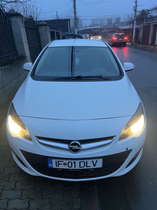 Opel astra j. 2014 benzina +gpl