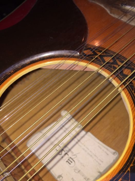 Продам гитару 12 струнную Италия