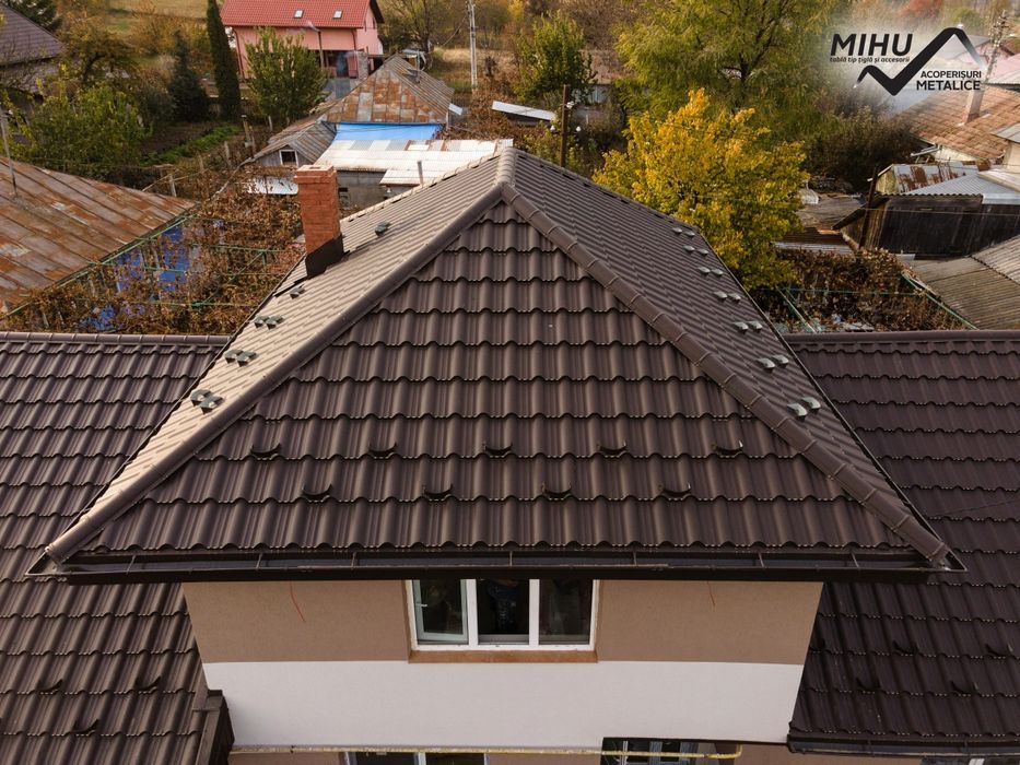 Oferim servicii de reparații acoperișuri și montaj