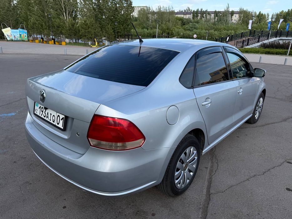 Volkswagen Polo sedan