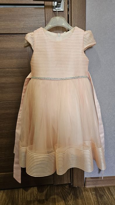 Продам платье на девочку