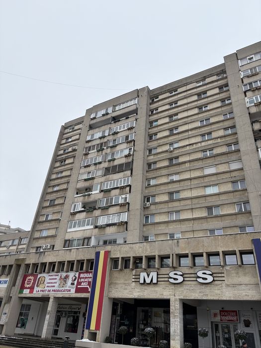 Vand apartament 3 camere Mobilux Pitesti