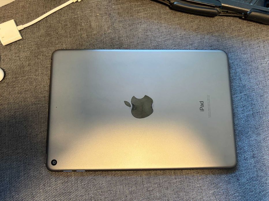 Таблет Apple iPad Mini (5-то поколение), 64 GB, в перфектно състояние