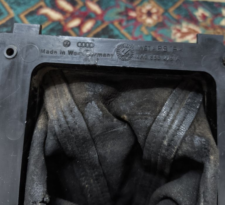 Кожух кулиса КПП Ауди 100