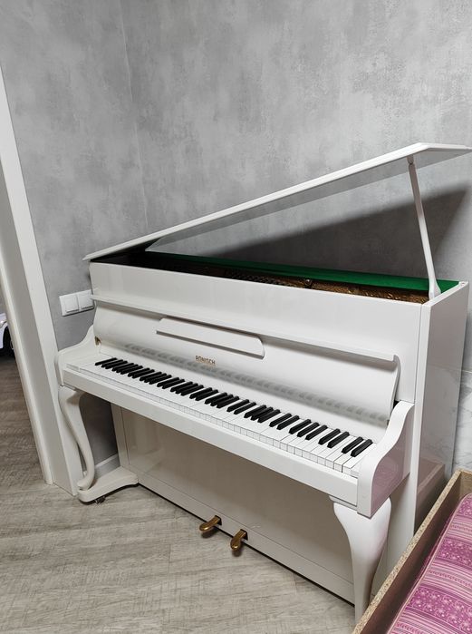 Пианино белое Rönisch