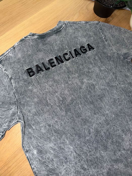 Тениска Balenciaga ХИТ модел сега!