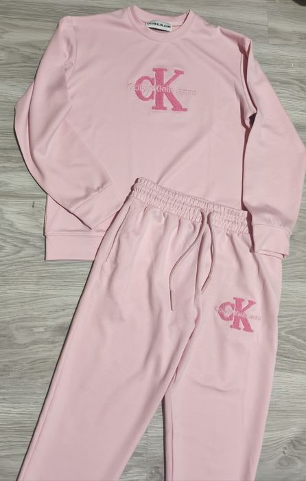 Нов детски екип на"Calvin Klein" 9/10г.