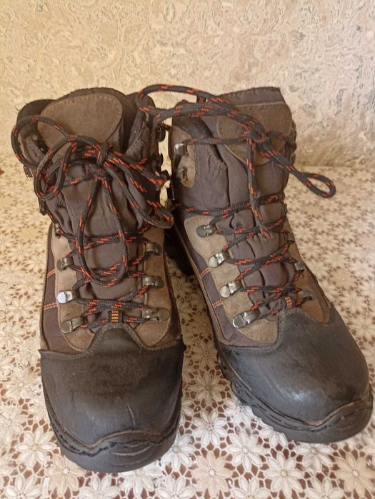 Продам мужские ботинки