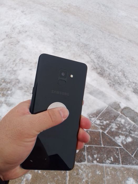 Samsung A8+ идеальное состояние