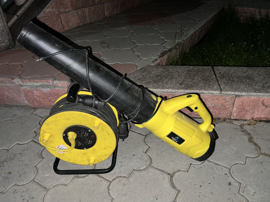 Воздуходувка листьедувка 5800 ватт.