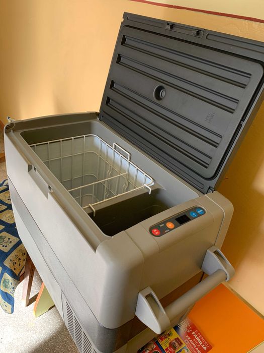 Vand frigider auto 12v/24v/220v