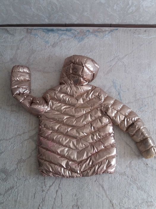 Продам детскую куртку.(пуховик)