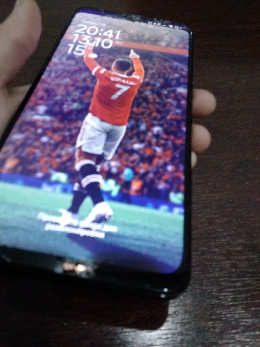 Поко м 4 про 5г дислпей не работает торг есть