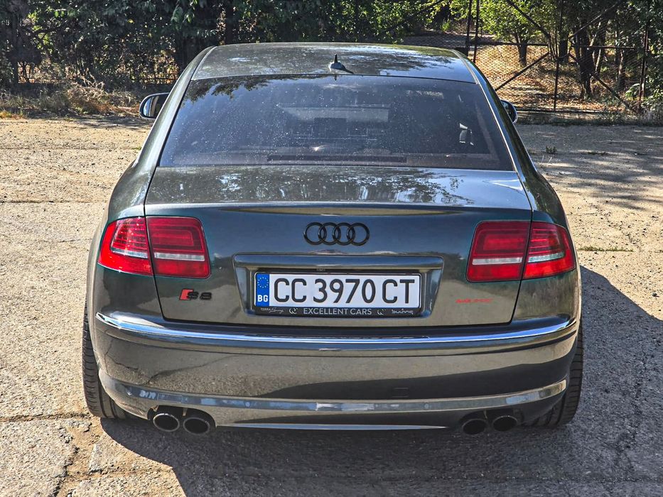 Audi S8 5.2  V10