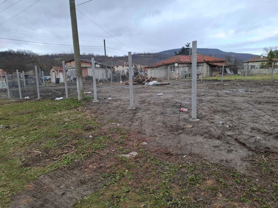 Продава се Парцел в с. Батово, Област Добрич - 700 кв.м за 18 €/кв.м - Снимка #2