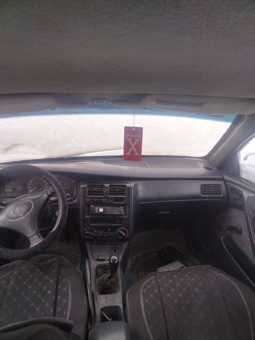 Тойота Карина е. На ходу.