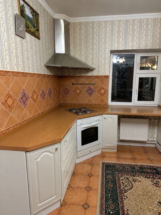 Прдам кухню с техникой