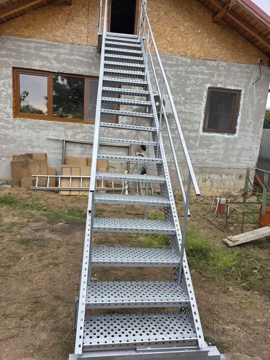 Scară zincată profesională