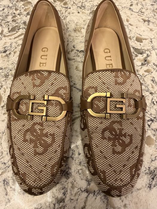 Оригинални обувки Guess