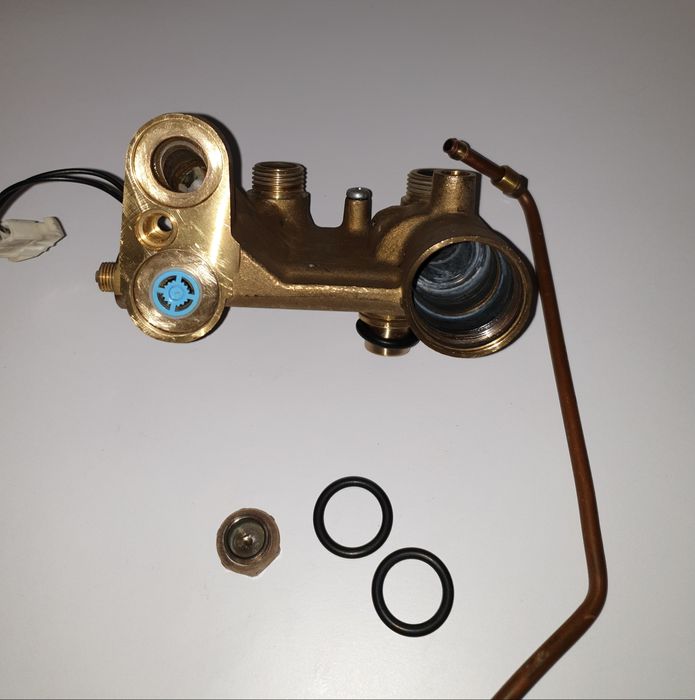 Grup Hidraulic Retur Centrală Junkers Euroline ZW23-1/ Bosch Zw24-2