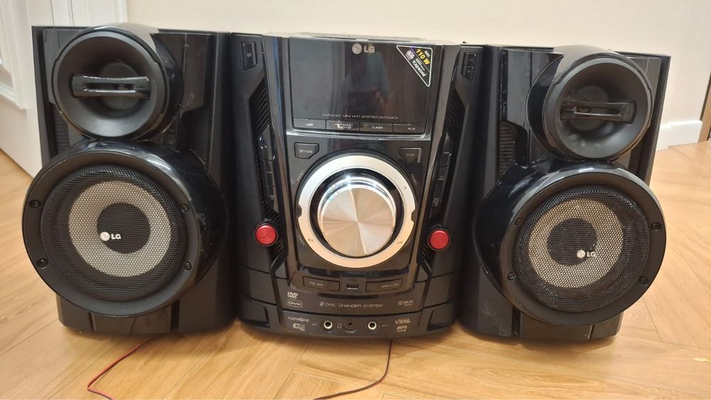 LG DM5420K — музыкальный центр с караоке