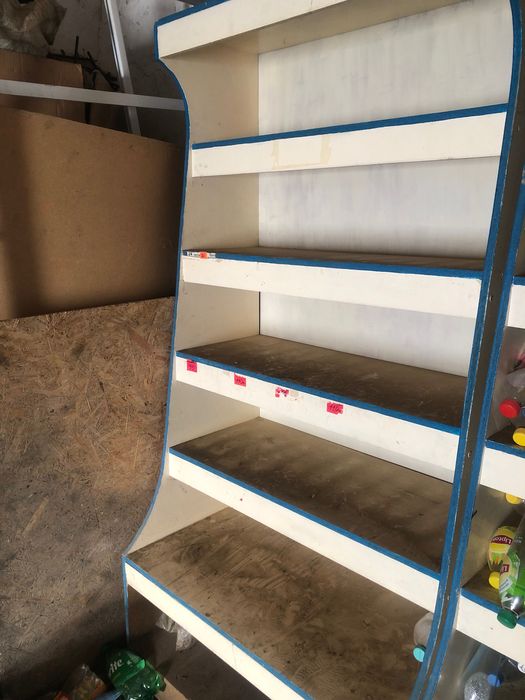 Полки и стеллажи