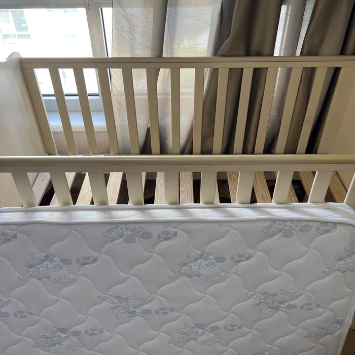 Детская кровать с матрасом