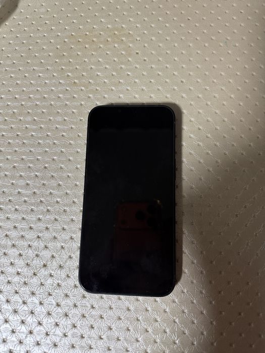 Продам Айфон 13 на 128 гб