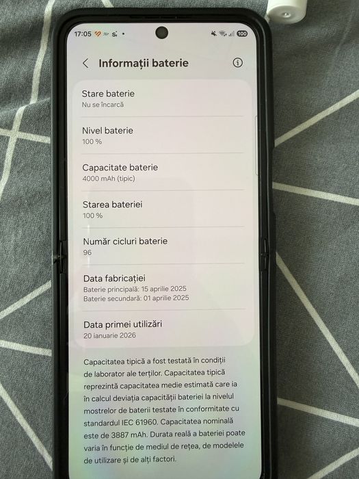 Vand telefon Samsung Z Flip 7 FE memorie 256GB este intr-o stare impecabila folosit doar 5 luni
