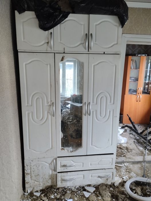 Продам шкаф комнатный