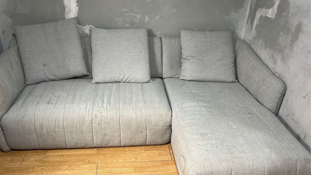 Отдам даром угловой диван