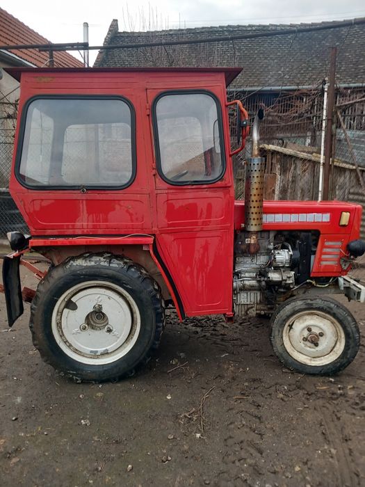 De vânzare tractor 18 cp Negociabil