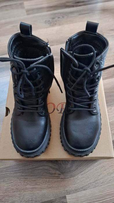 Продавам детски ботуши