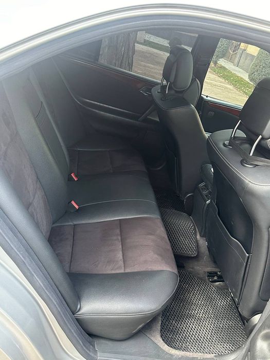 Mersedes Benz W 210. 
1996 yil.motor