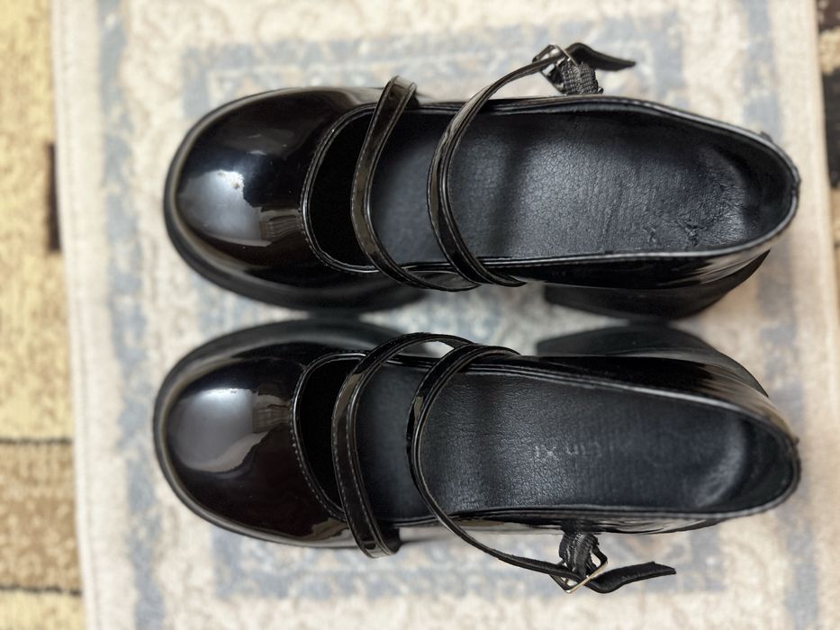 Продам туфли школьный